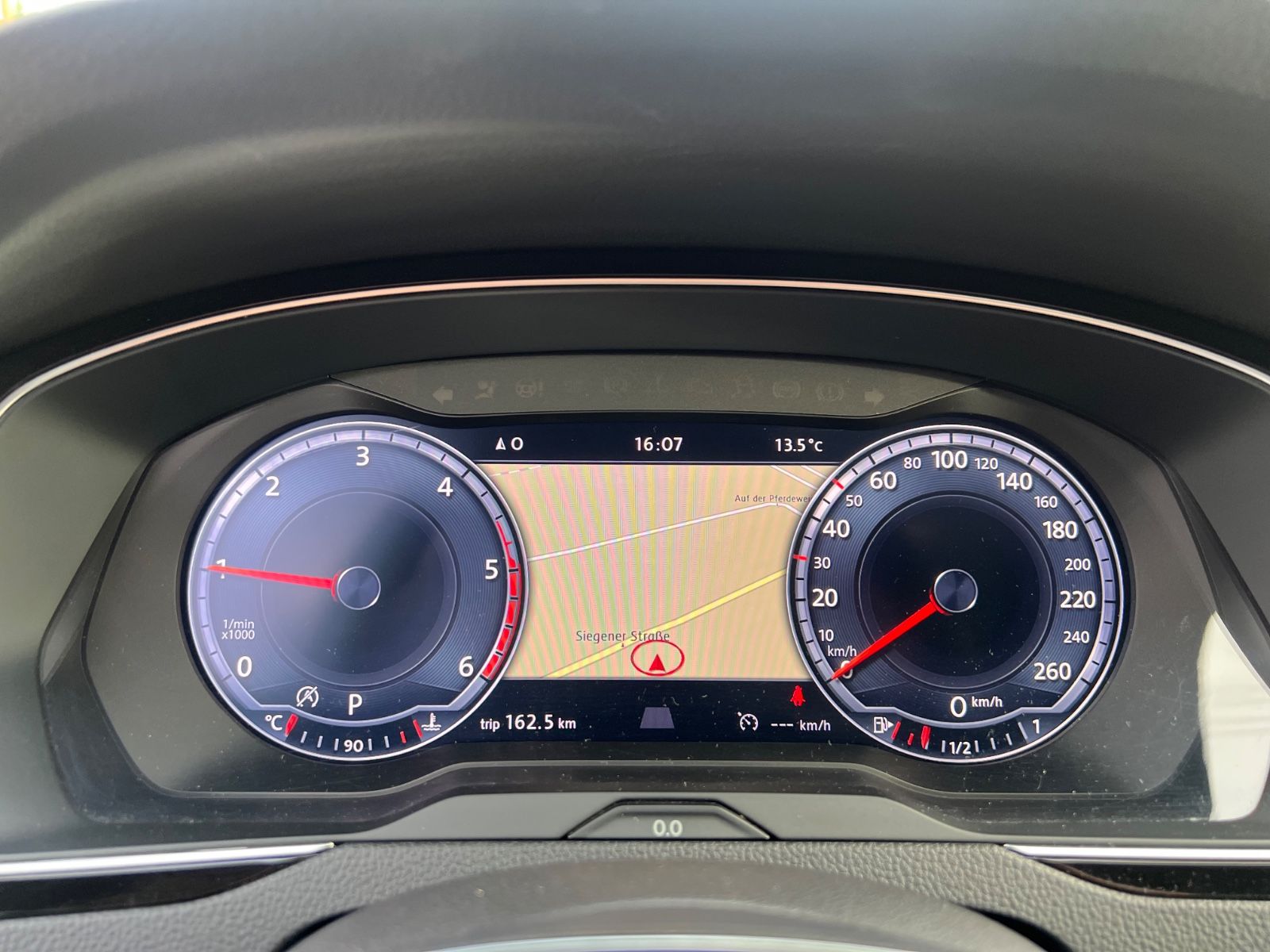 Fahrzeugabbildung Volkswagen Passat Variant Highline *DIGITALTACHO*CARPPLAY*