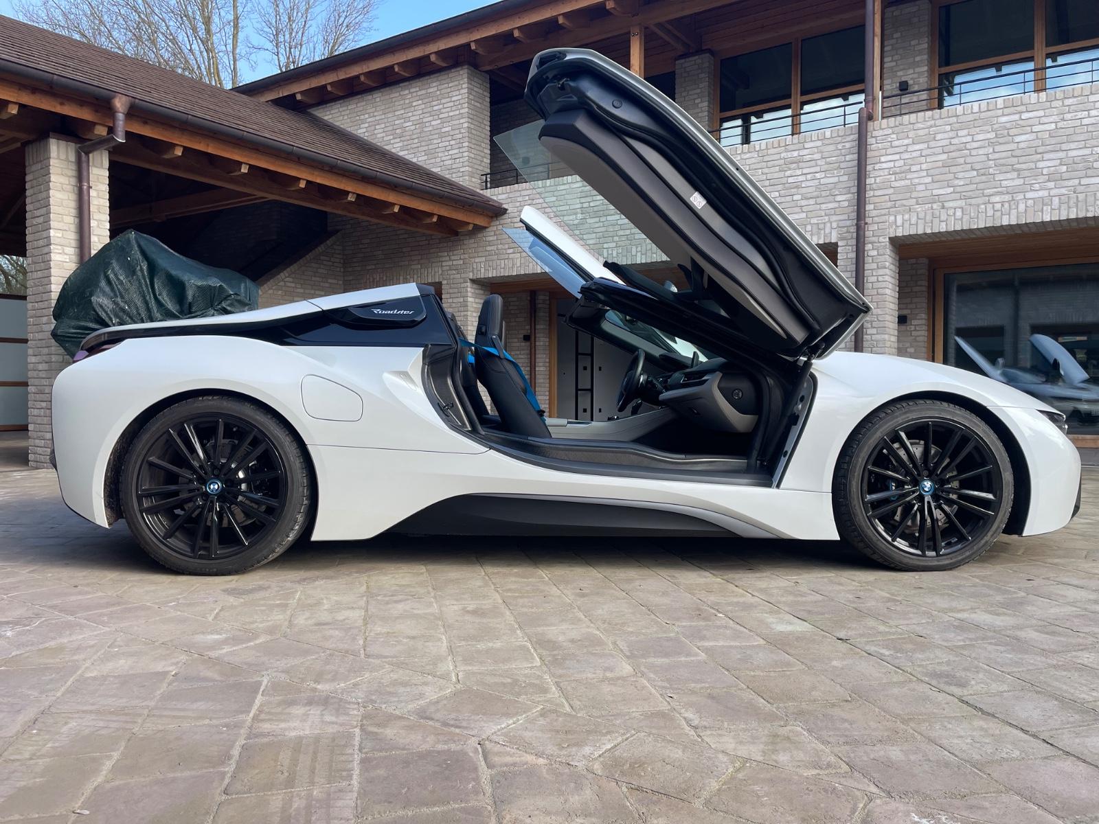 BMW i8 Roadster /Servi+Reifen neu 92,8% Batterie