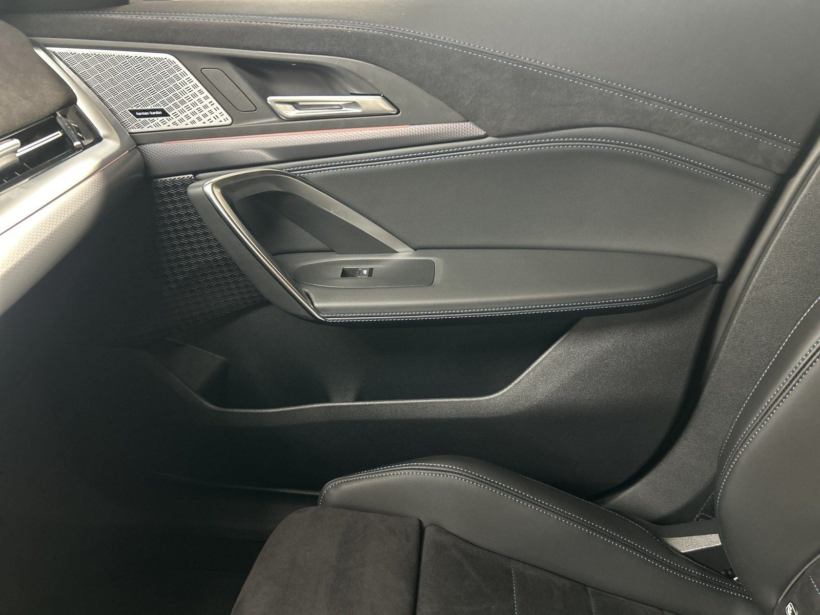 BMW iX2 - Bild 19