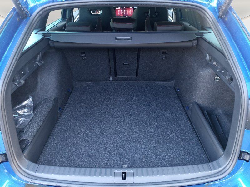 Fahrzeugabbildung SKODA Octavia Combi RS 2.0 TSI DSG 19-LM+AHK+NAVI+MATR
