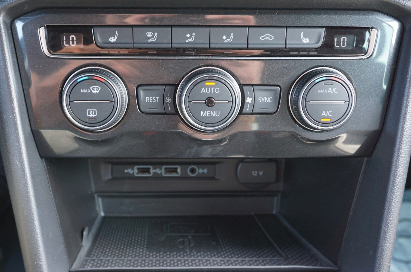 Fahrzeugabbildung Volkswagen Tiguan 4M R-Line Navi,LED,ACC,DCC,Kamera,Head Up