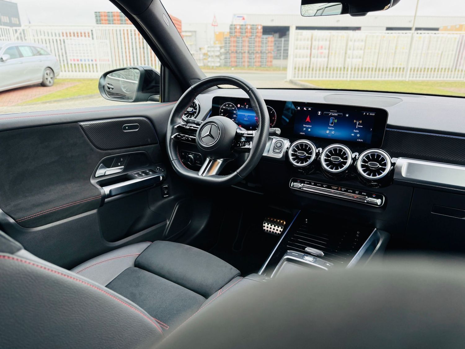 Fahrzeugabbildung Mercedes-Benz GLB 200 d AMG - Distronic, AHK, LED, EDW, RFK, K