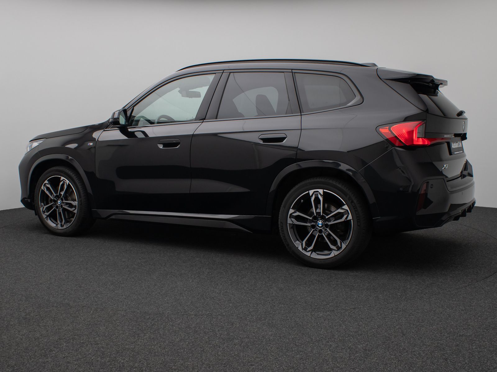 Fahrzeugabbildung BMW X1 xD23i M Sport Panoram 360°HUD DAB H/K ACC 19"