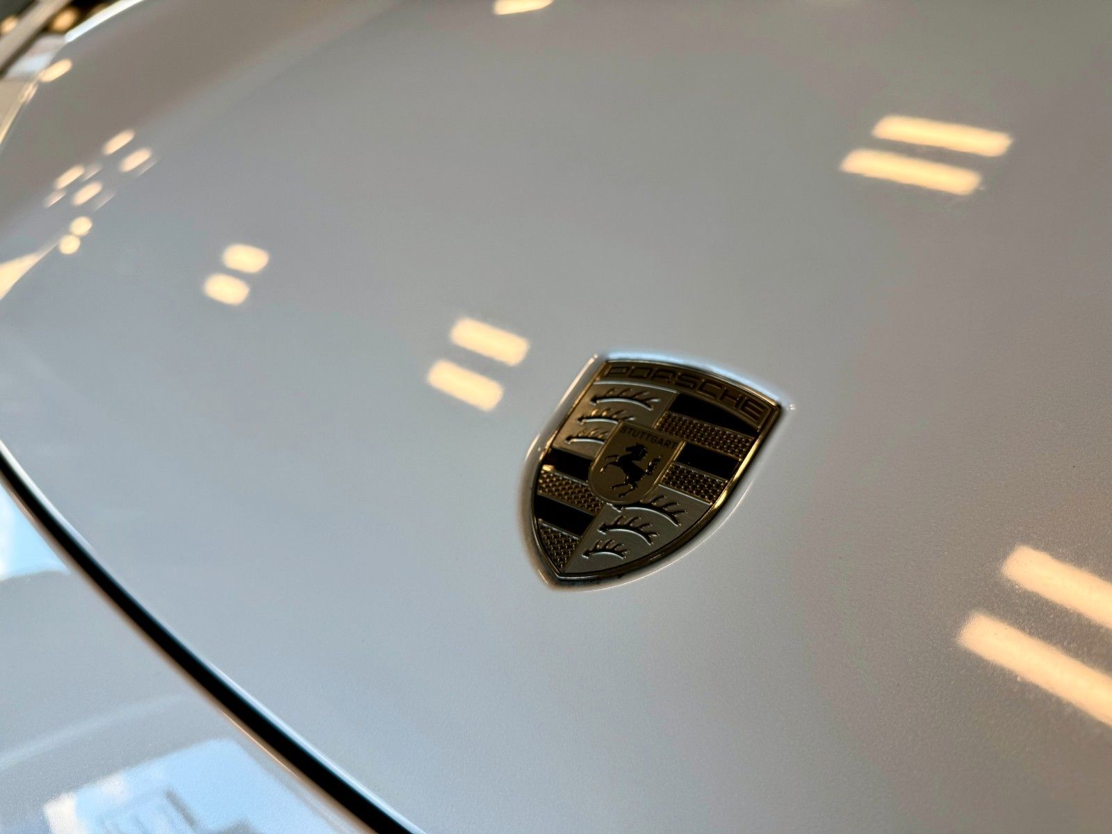 Fahrzeugabbildung Porsche Macan Turbo InnoDrive/OffroadDesign/SCP/Keyless