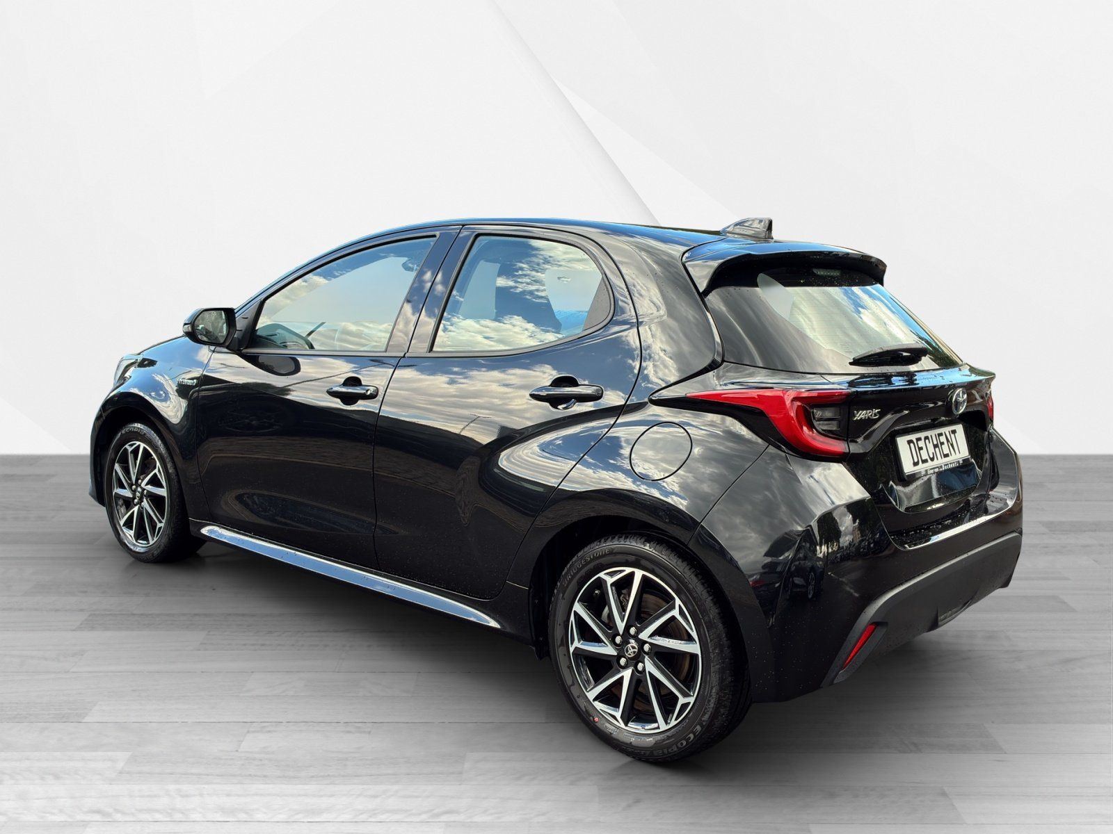 Fahrzeugabbildung Toyota Yaris 1.5 Dual-VVT-iE Hybrid Club Kamera,LED,LM