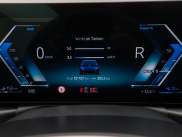 Fahrzeugabbildung BMW 330e Tour M Sport Komfortzugang Kamera 18"M LMR