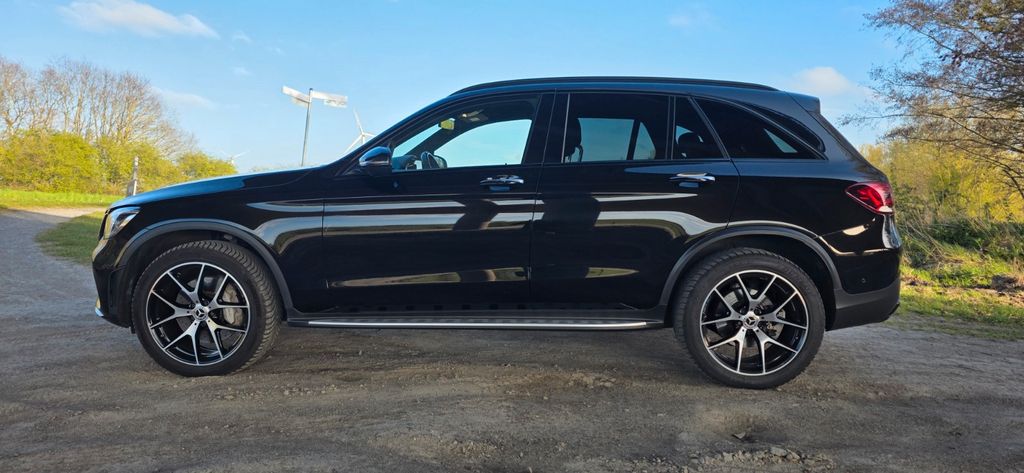 Image of Mercedes-Benz GLC 300