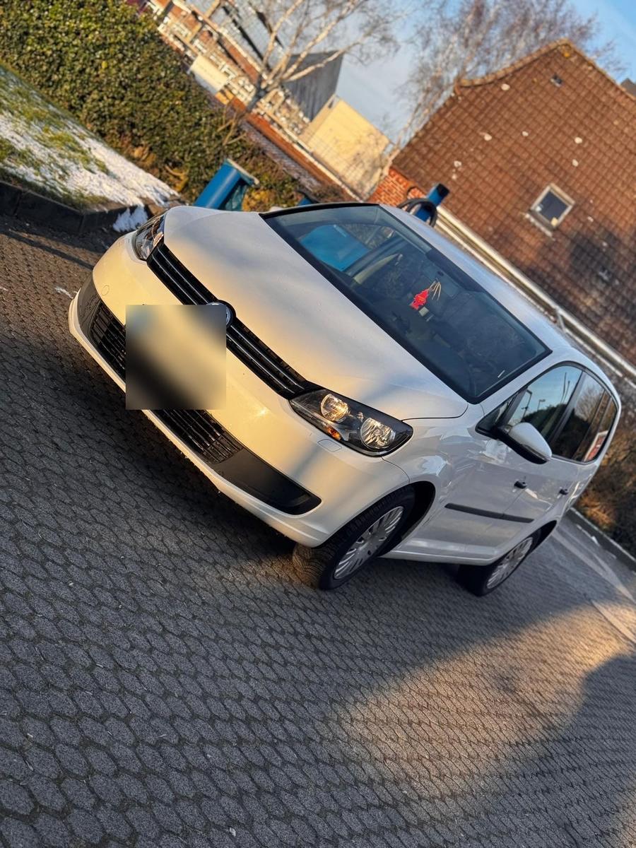 Volkswagen Touran 2011 — photo 12