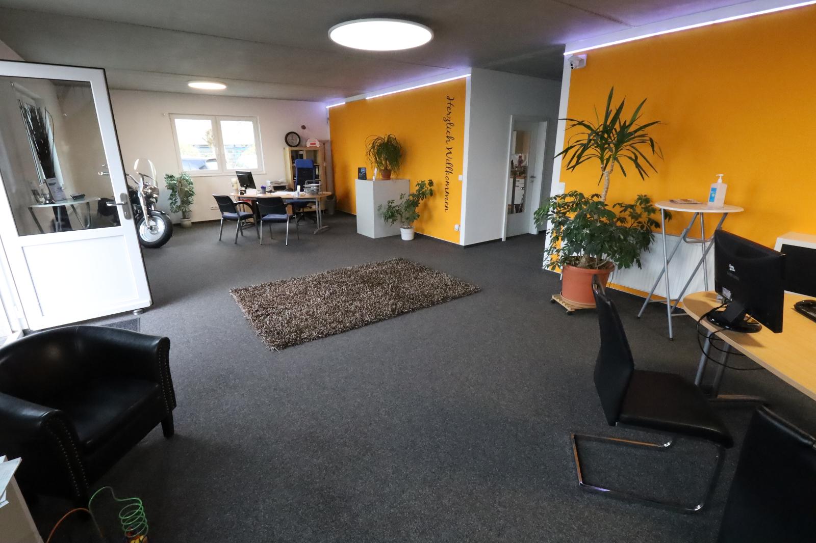 showroom-image-bottom