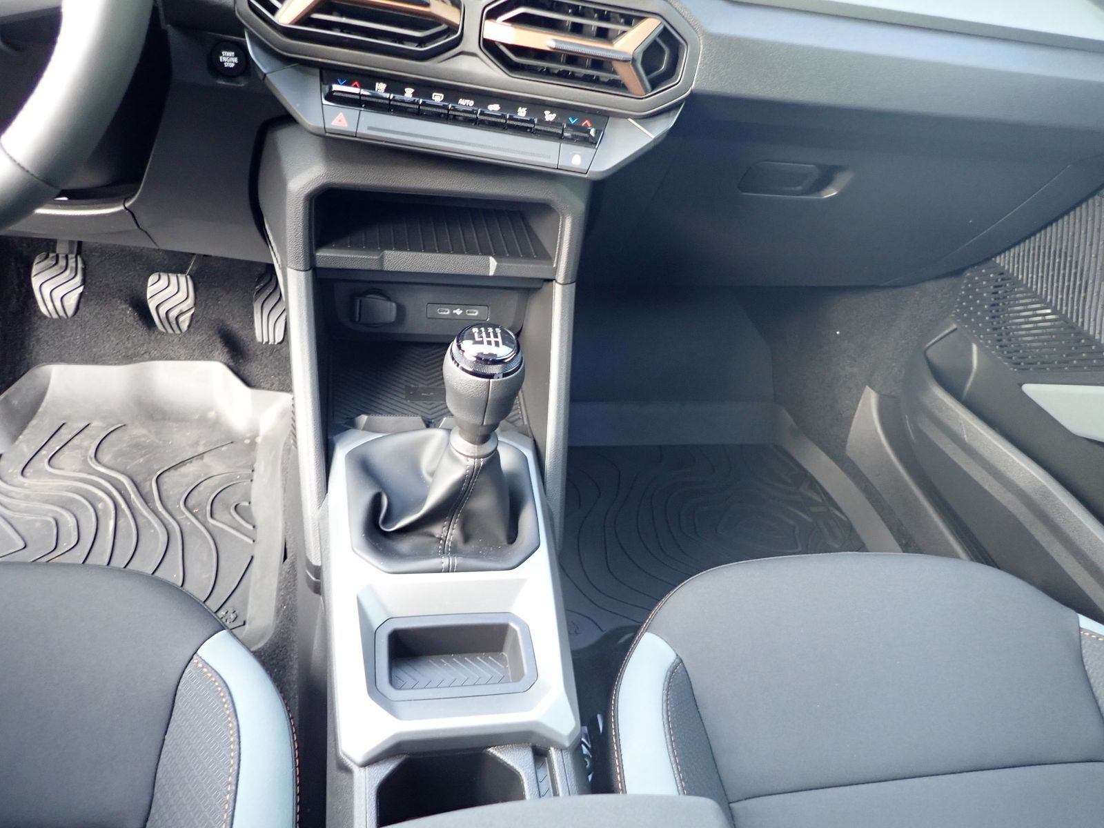 Fahrzeugabbildung Dacia Bigster Extreme TCe 140