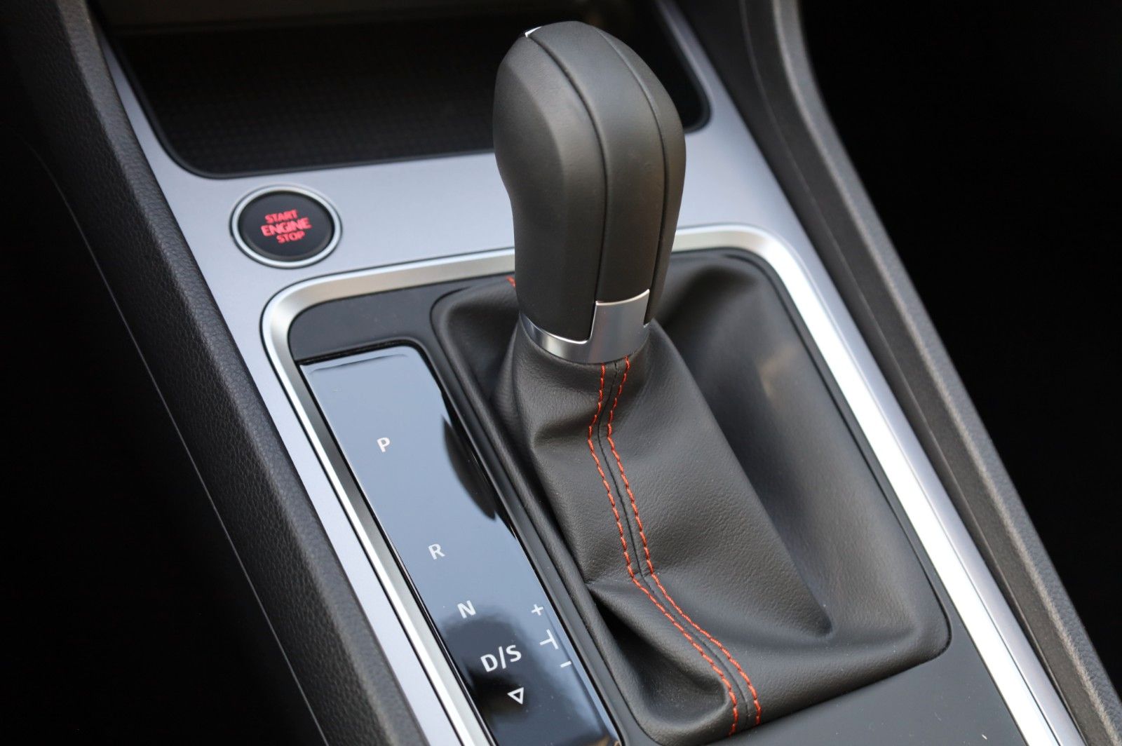 Fahrzeugabbildung SEAT Ateca FR 1.5TSI DSG *PANORAMADACH