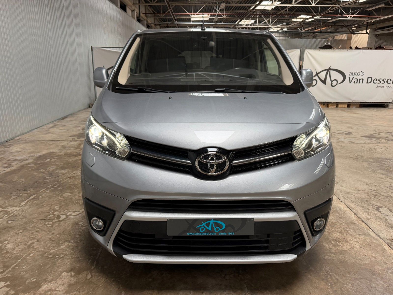 Toyota Proace Verso Medium VIP Aut Leder Camera Massage imagem 3