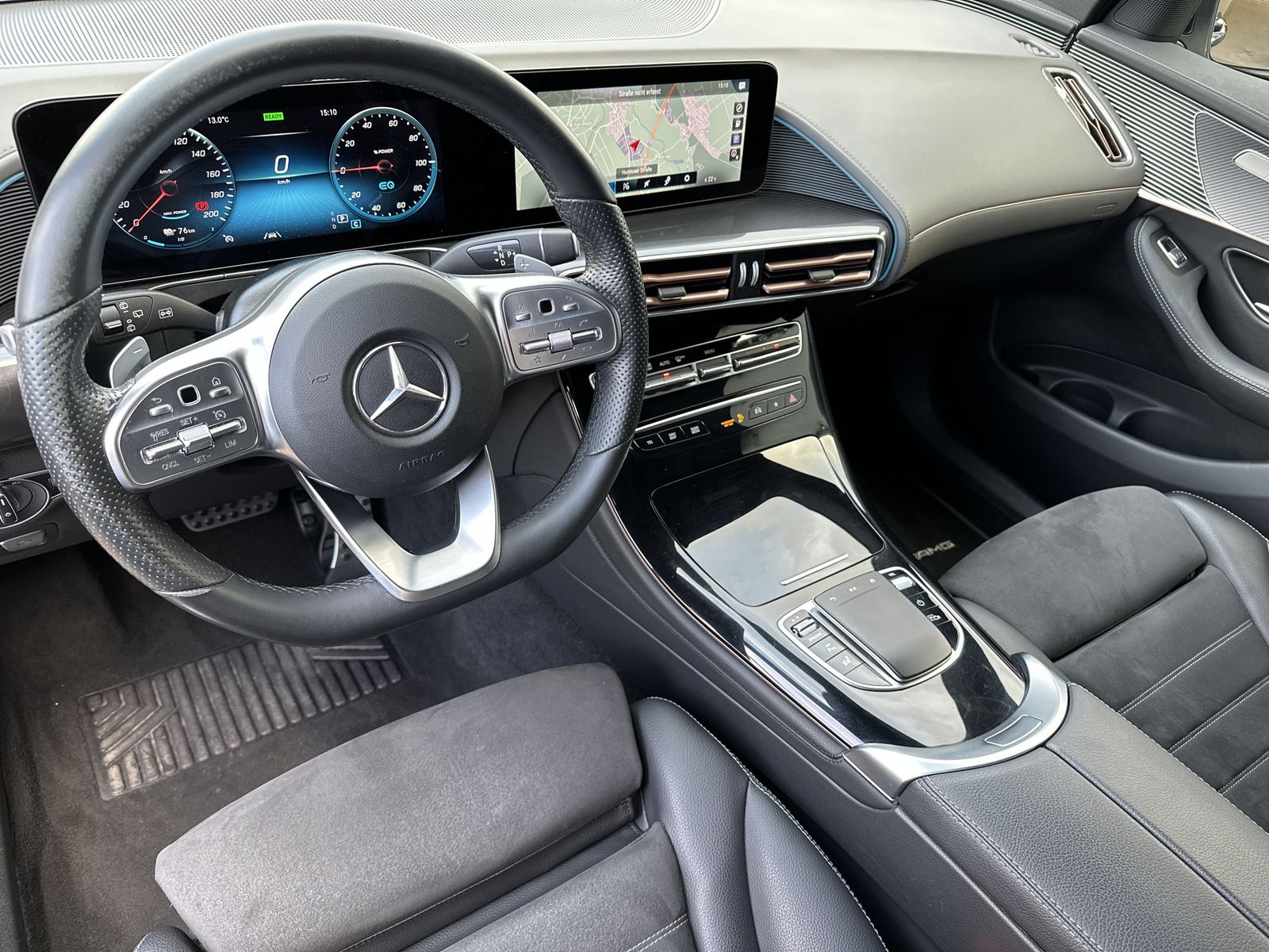 Fahrzeugabbildung Mercedes-Benz EQC 400 4Matic AMG-Line NAV+LED+19ZO+KEYLESS+1HD