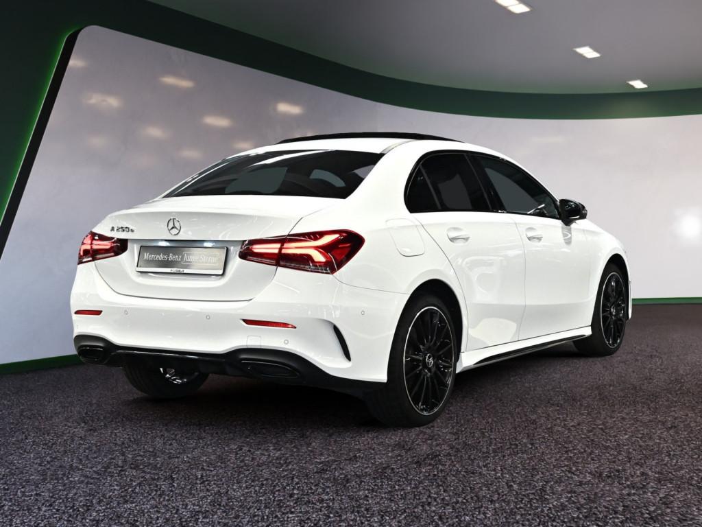 Mercedes-Benz A 250 e Lim AMG Line NIGHT PANO LED NAVI KAMERA
