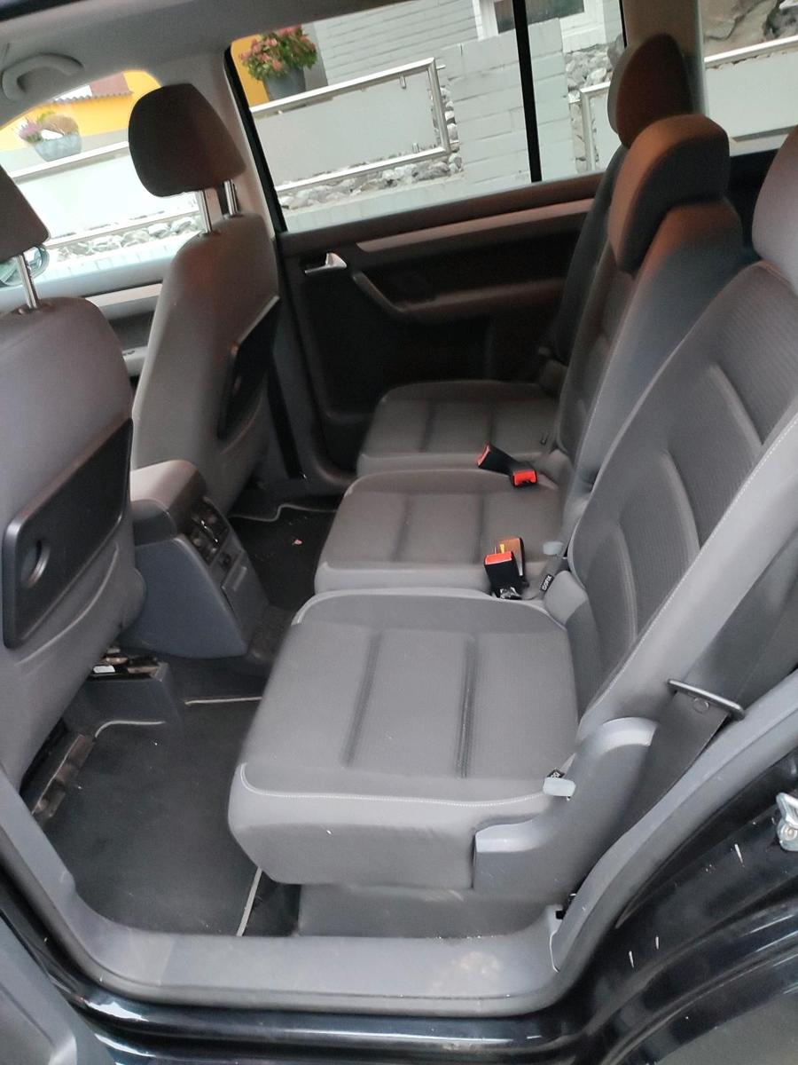 Volkswagen Touran 2010 — photo 15