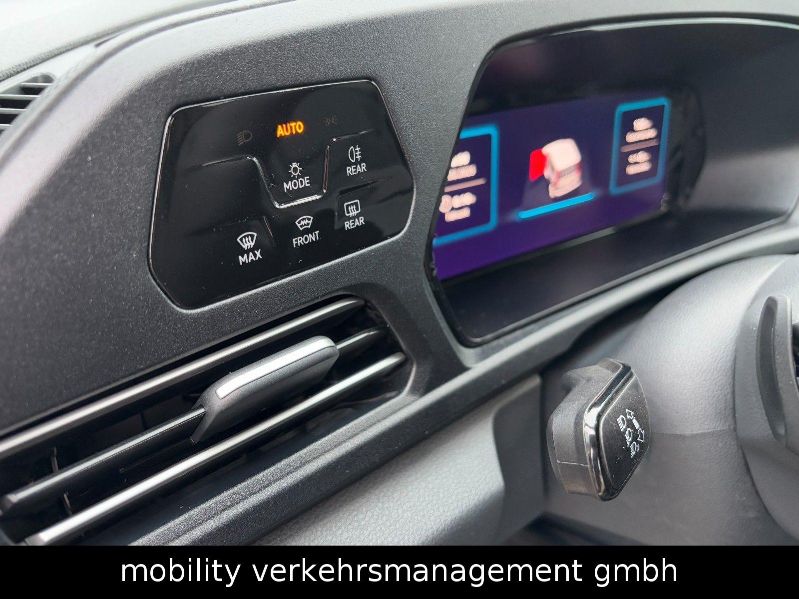 Volkswagen Caddy Life Maxi DSG Taxi Rollstuhl LED 7-Sitzer