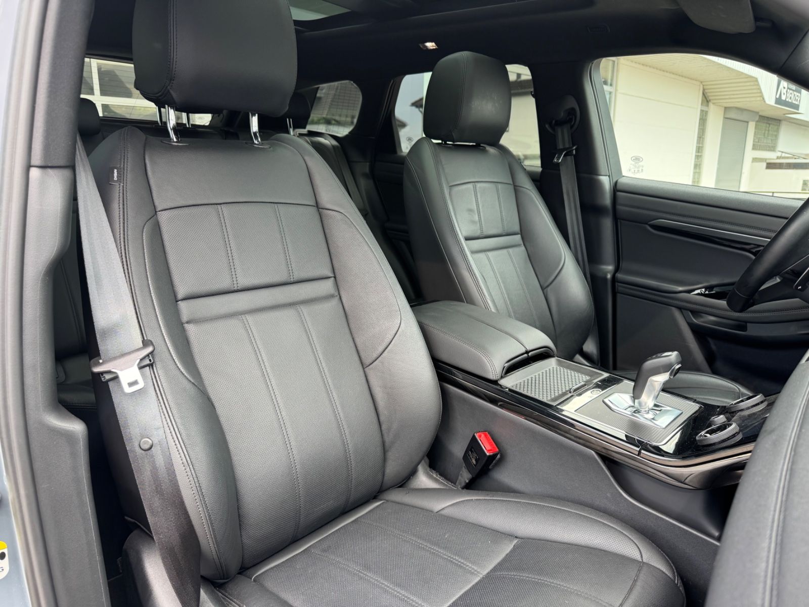 Fahrzeugabbildung Land Rover Range Rover Evoque R-Dynamic SE/Leder/PANO/LED
