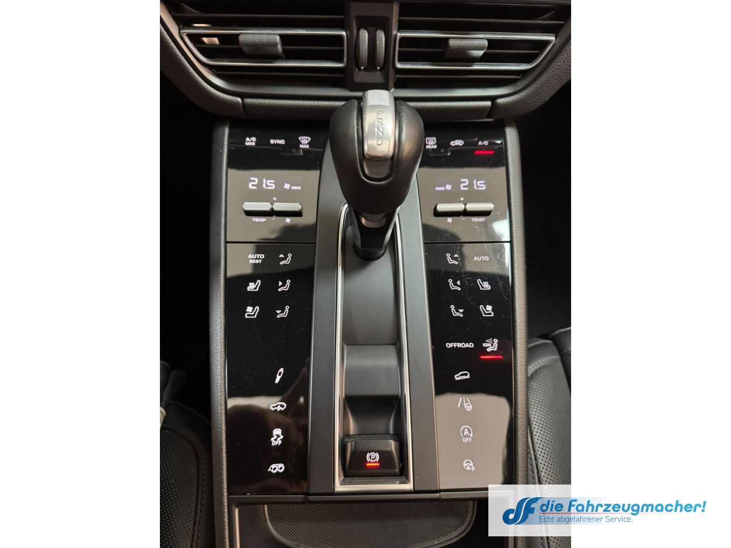 Fahrzeugabbildung Porsche Macan GTS Luftfederung AD Niveau Approved*2028 E