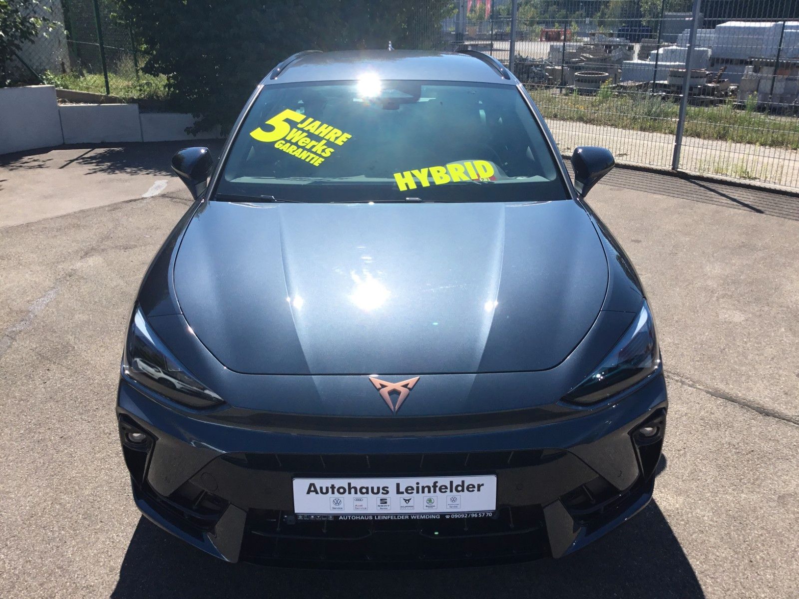 Fahrzeugabbildung CUPRA Leon 1.5 E-HYBRID DSG Sportstourer+AHK+Kamera+18
