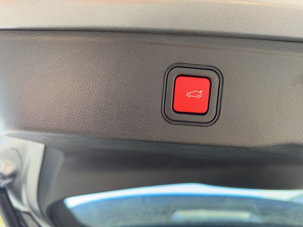 Fahrzeugabbildung Jeep Avenger e-Hybrid Altitude NAVI ALLWETTER WINTER