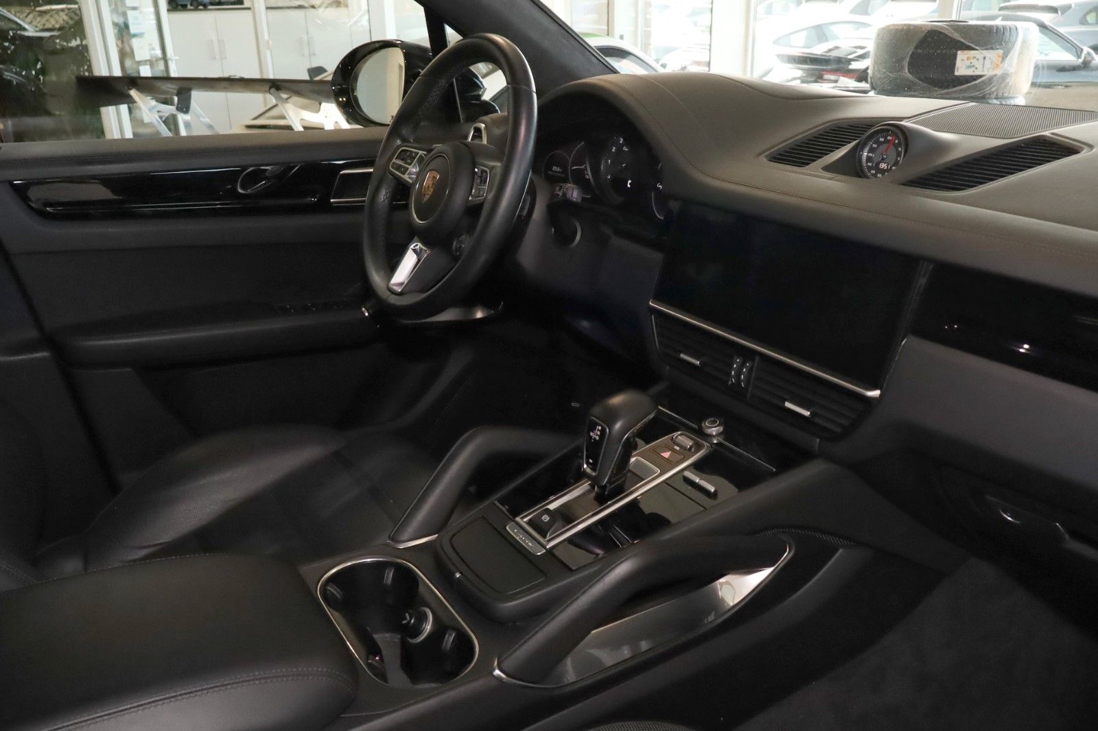 Fahrzeugabbildung Porsche Cayenne Turbo SportDesign/HeadUP/ACC/22Zoll/DAB