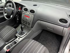 Fahrzeugabbildung Ford Focus Turnier 1.6 Style Automatik Klima PDC AHK
