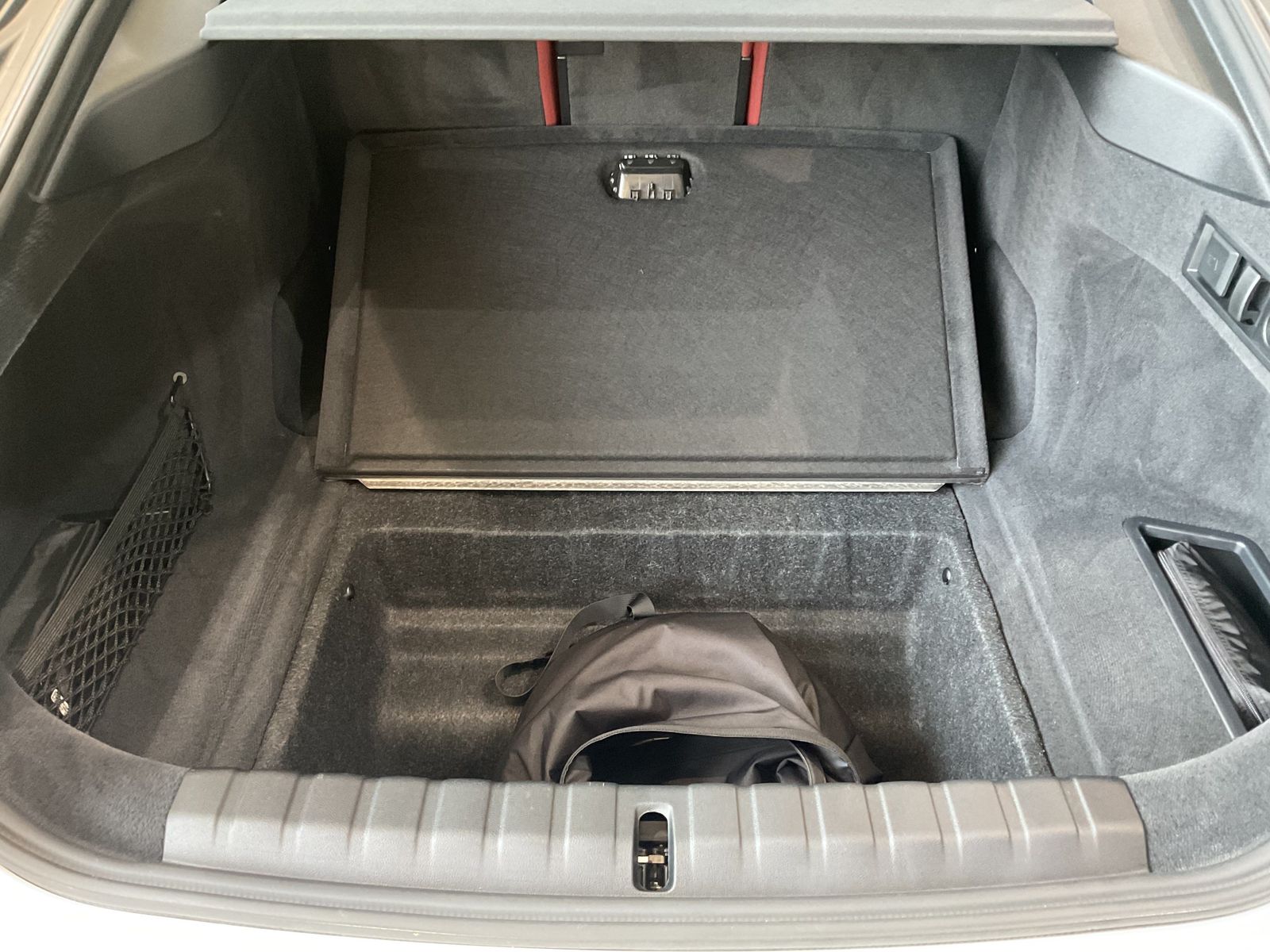 Fahrzeugabbildung BMW i4 eDrive40 M Sportpaket, Driving Assistant Prof