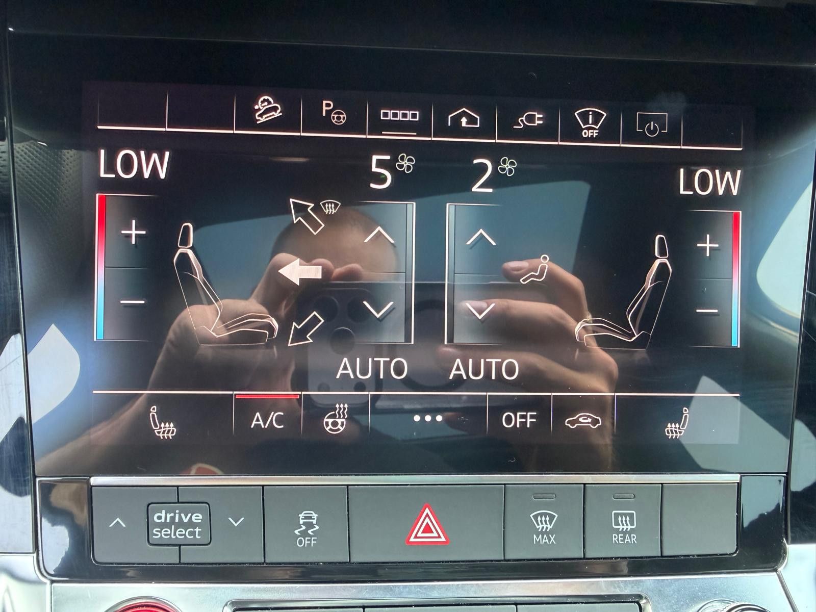 Fahrzeugabbildung Audi SQ8 e-tron QATT SPORTBACK BLACK EDIT NAPPA+PANO+