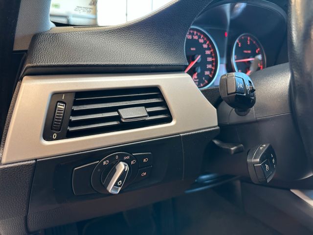 MYAUTOCENTER – Gebraucht- und Jahreswagen mit Werkstattservice in Pfaffenhofen BMW 320d Touring *Xenon*Leder*Automatik*AHK*