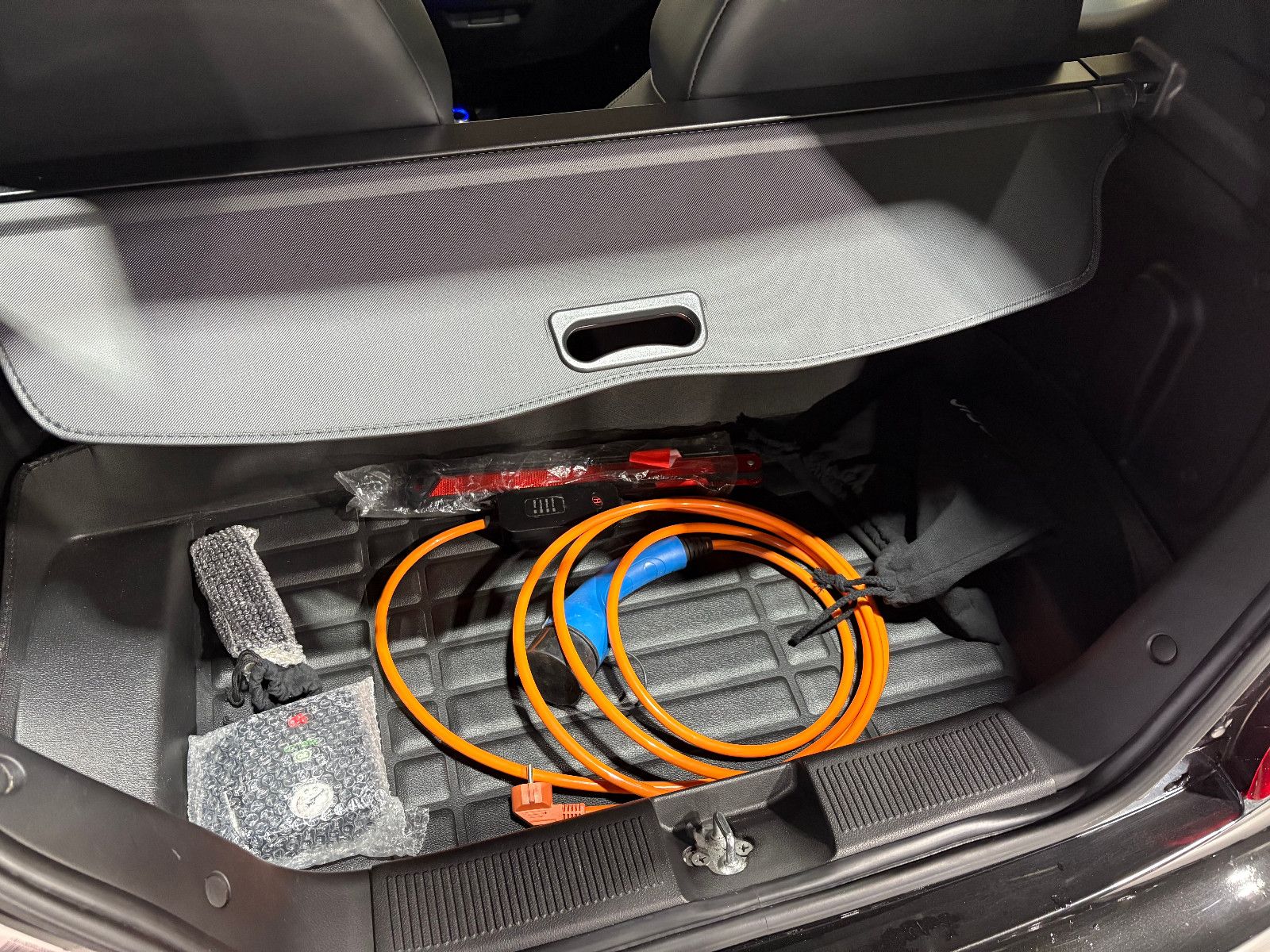 Fahrzeugabbildung Elaris PIO/KAMERA/APPLE/KLIMA/2-SITZ/AUTOMATIK