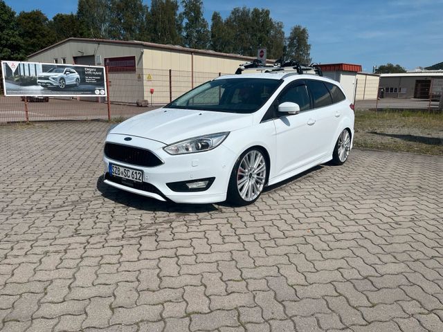 Ford Focus 2,0TDCi 110kW DPF Titanium Turn...