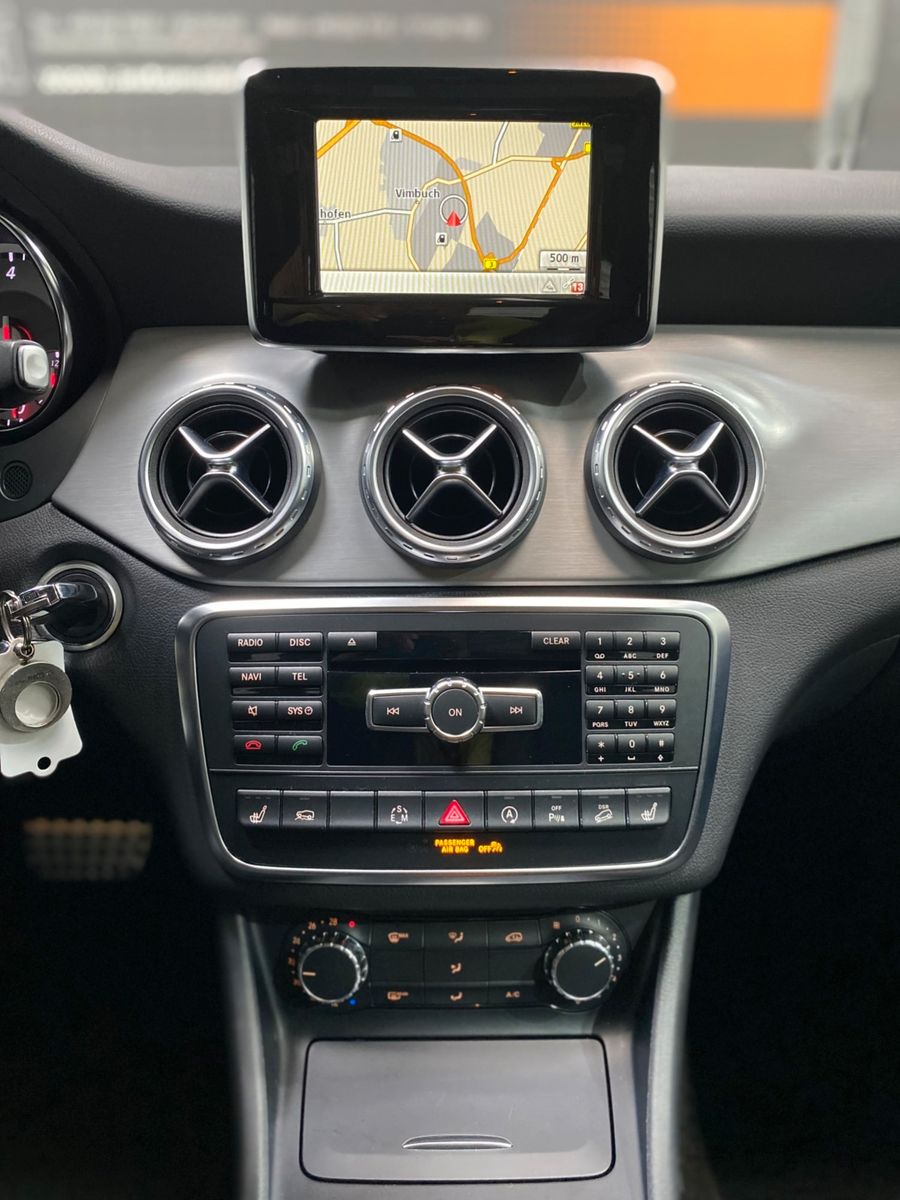 Fahrzeugabbildung Mercedes-Benz GLA 200 CDI AMG Line 4M #Pano#Bi-Xe#Kamera#Navi