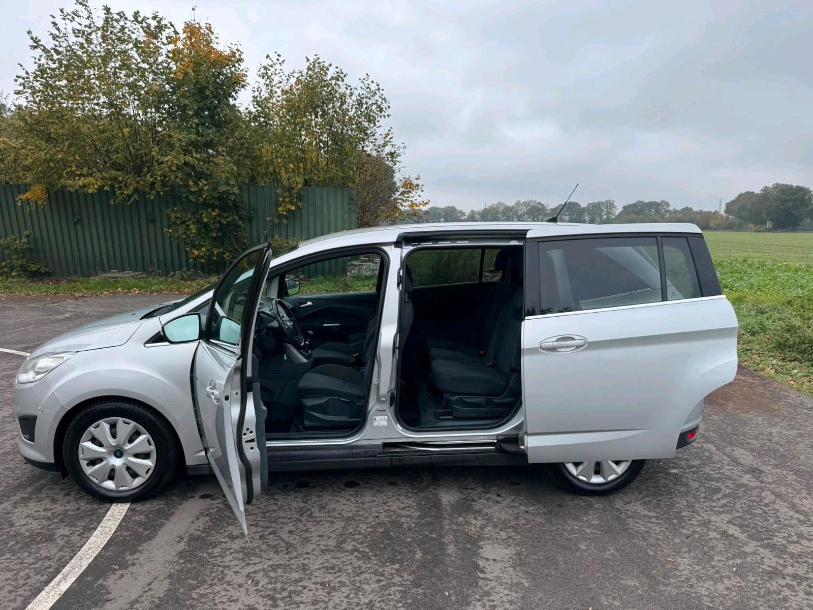 Ford Grand C-MAX 2012 — photo 7