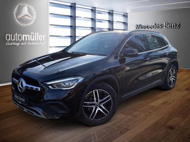 Mercedes-Benz GLA 180 PROGRESSIVE+AHK+LED+AMBIENTE+