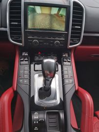 Porsche Cayenne - 7