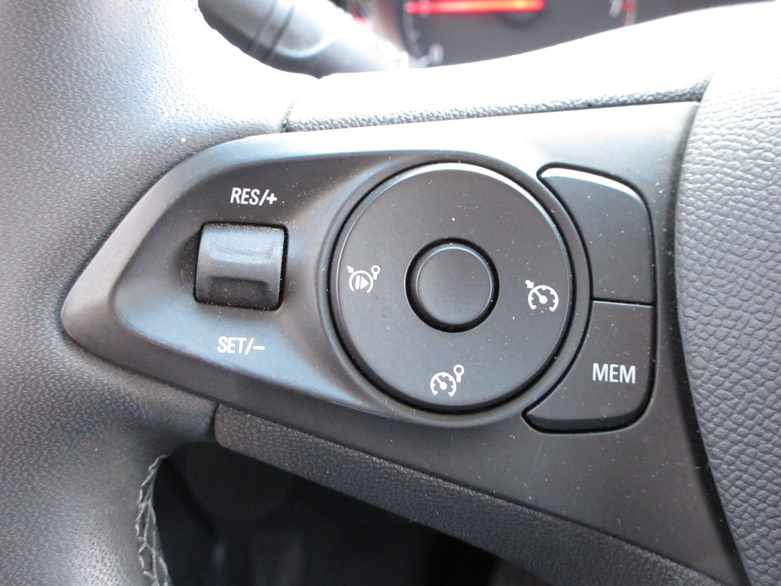 Fahrzeugabbildung Opel Corsa F Elegance 1.2T LED/NAVI/PDC/ALU