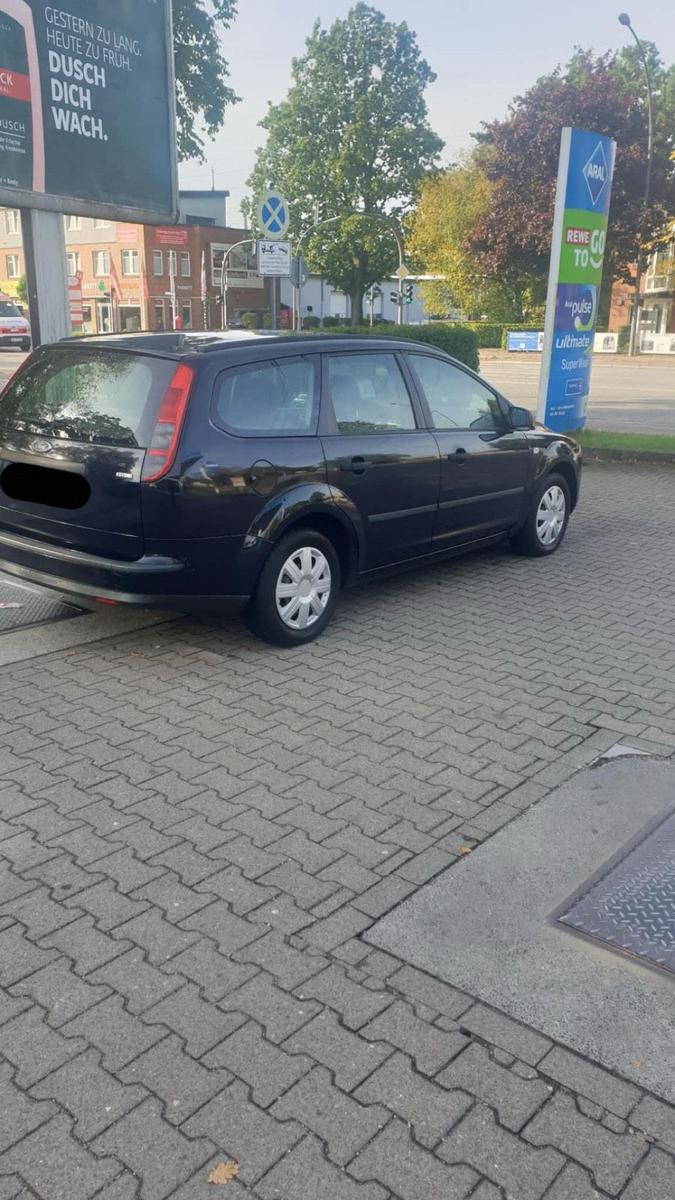 Ford Focus 2005 — вигляд ззаду