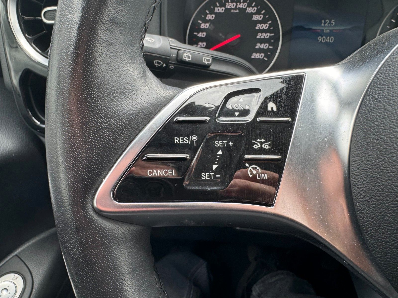 Fahrzeugabbildung Mercedes-Benz Vito 119 CDI Tourer Select DISTRONIC LED AHK2,5t