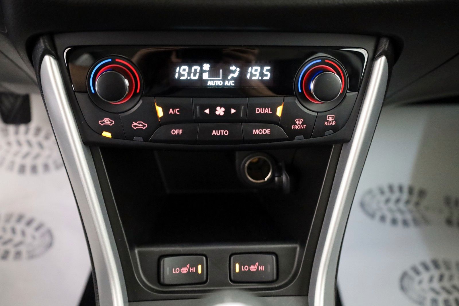 Fahrzeugabbildung Suzuki SX4 S-Cross Comfort LED,SH,PDC,ACC,Apple Car