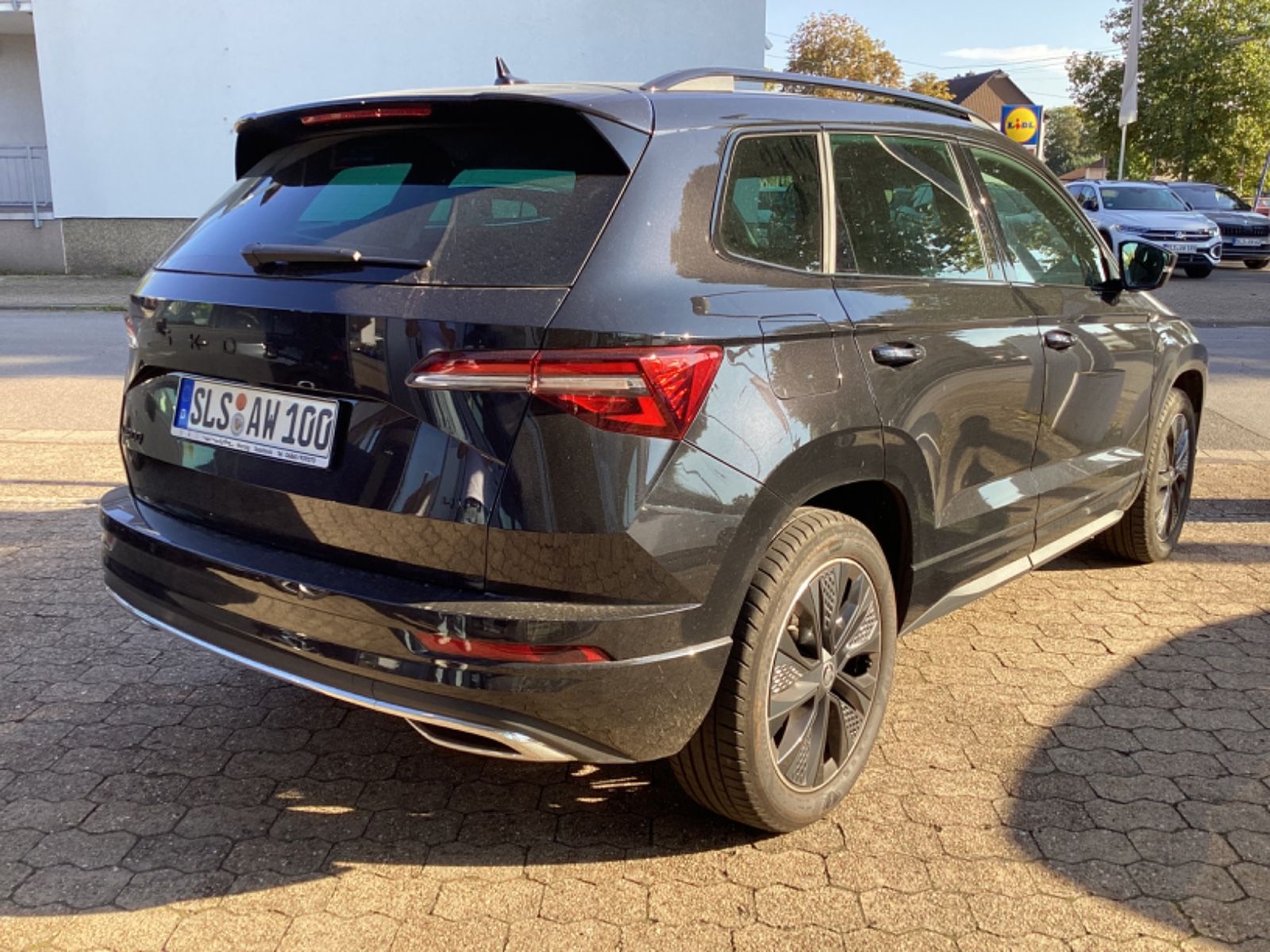 Fahrzeugabbildung SKODA Karoq Sportline 2.0 TSI DSG 4x4 Navi AHK ACC