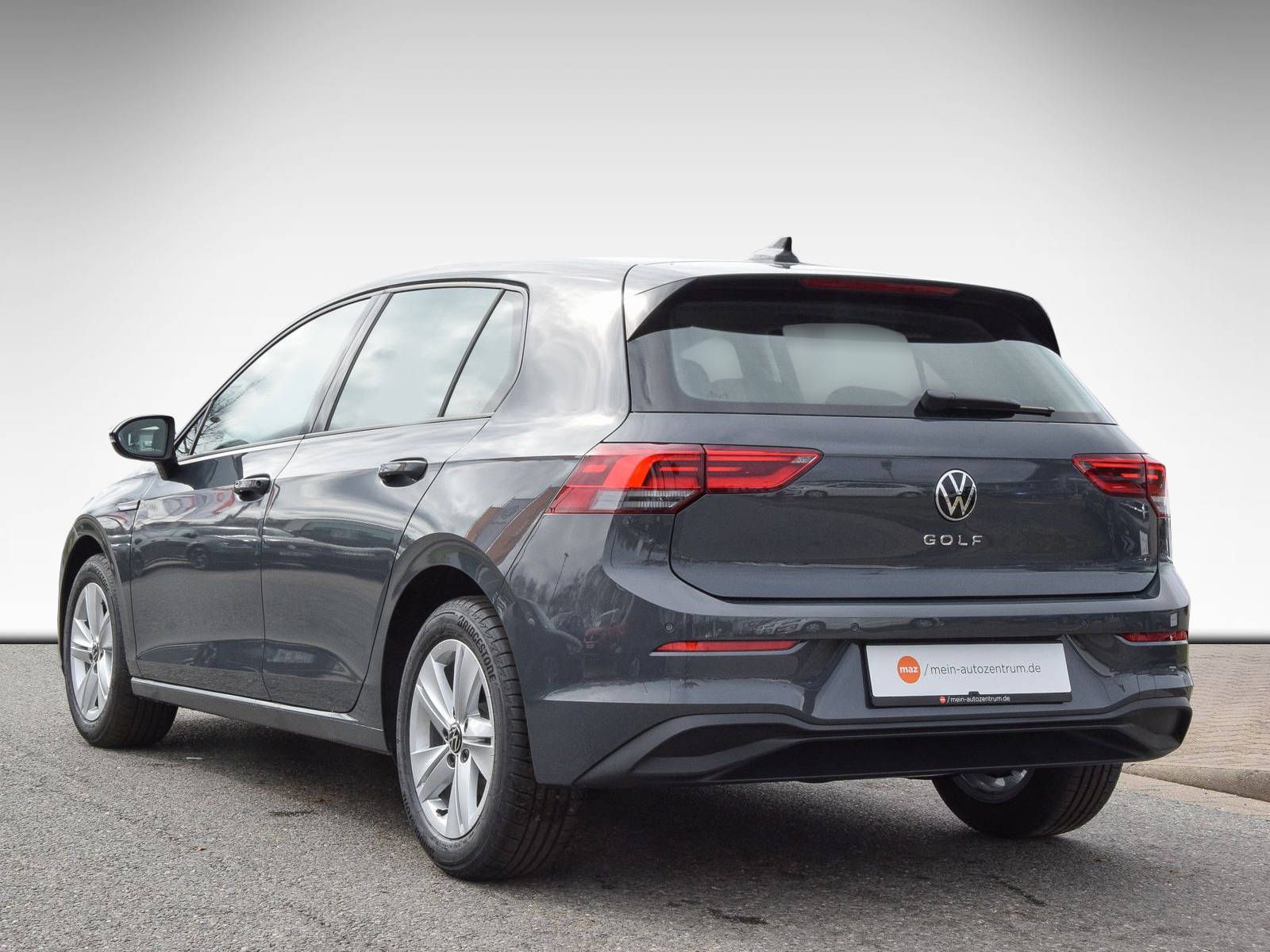 Fahrzeugabbildung Volkswagen Golf VIII Life 2.0 l TDI SCR 6-Gang Navi