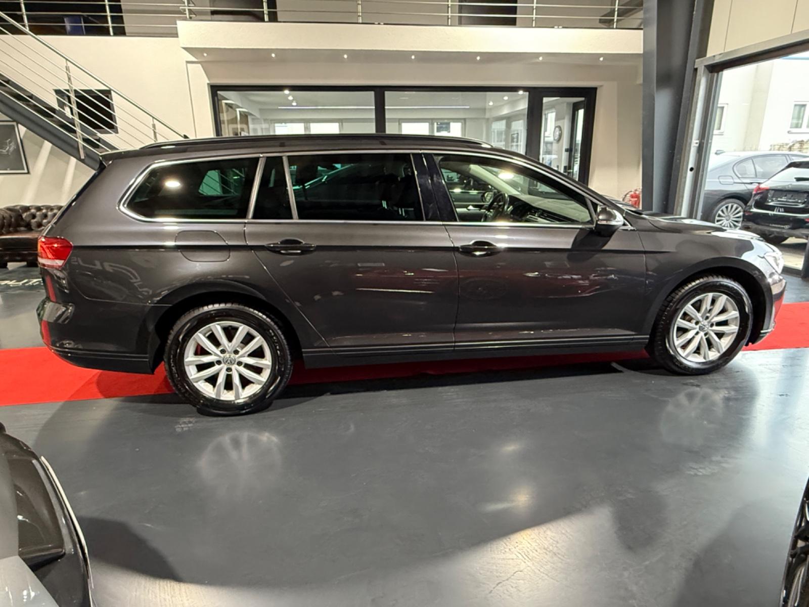 Volkswagen Passat Comfortline ACC/DSG/Navi-Composition/LED