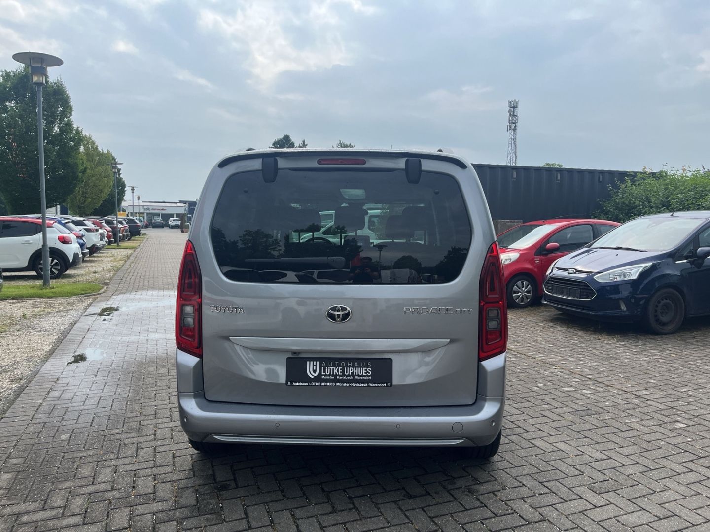 Fahrzeugabbildung Toyota Proace City L1 Team Deutschland 1.5 Panorama ACC