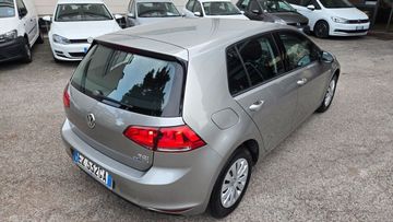 Volkswagen Golf - 6