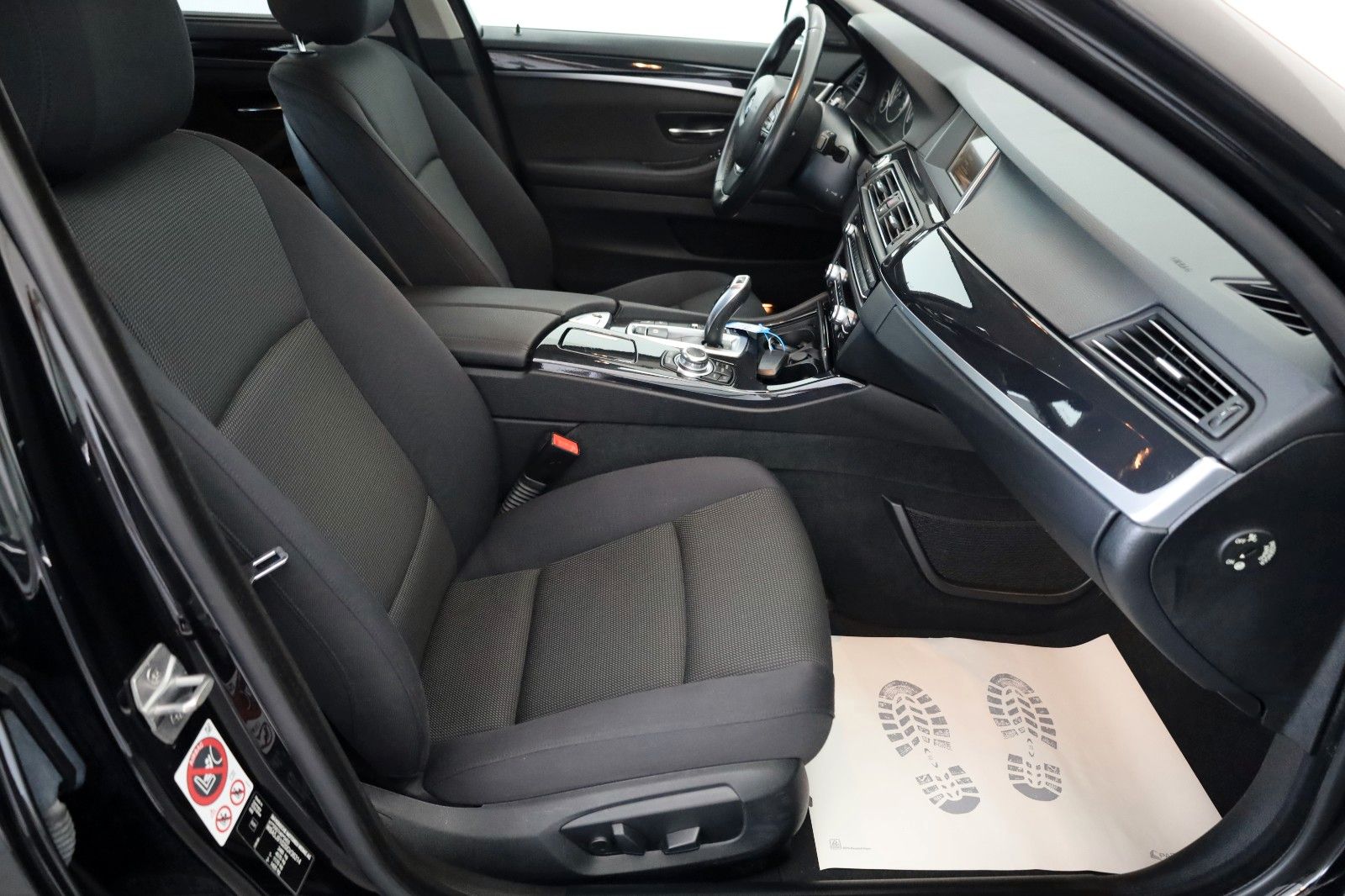 Fahrzeugabbildung BMW 525 d xDrive Touring,Navi,SH,Harman-Kardon,SR+WR