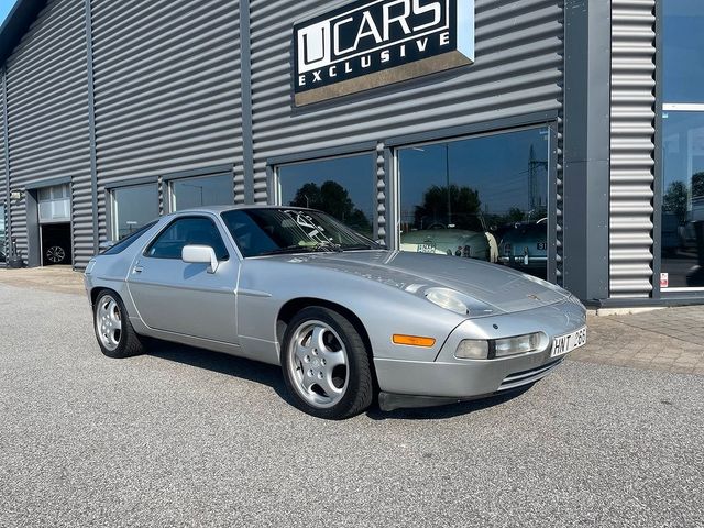 Porsche 928 S4