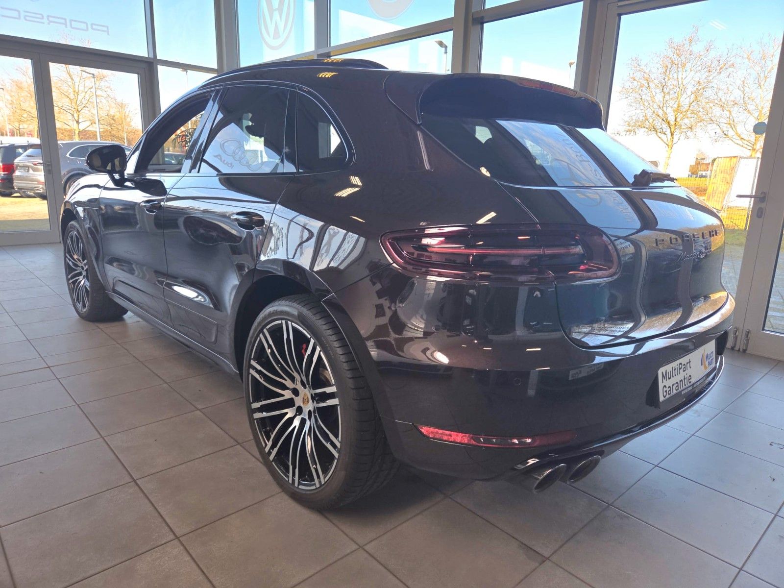 Fahrzeugabbildung Porsche Macan Turbo Scheckheft Porsche Leder exklusive