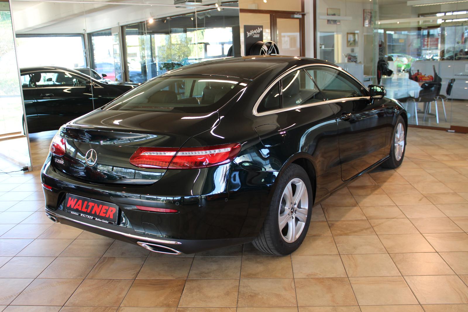 Mercedes-Benz E 200 Coupe *Sonderlack+2. Hand+Top*
