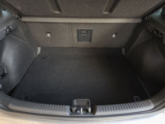 Fahrzeugabbildung Hyundai i30 1.5 T-GDI 48V 7-DCT 2WD Advantage Plus