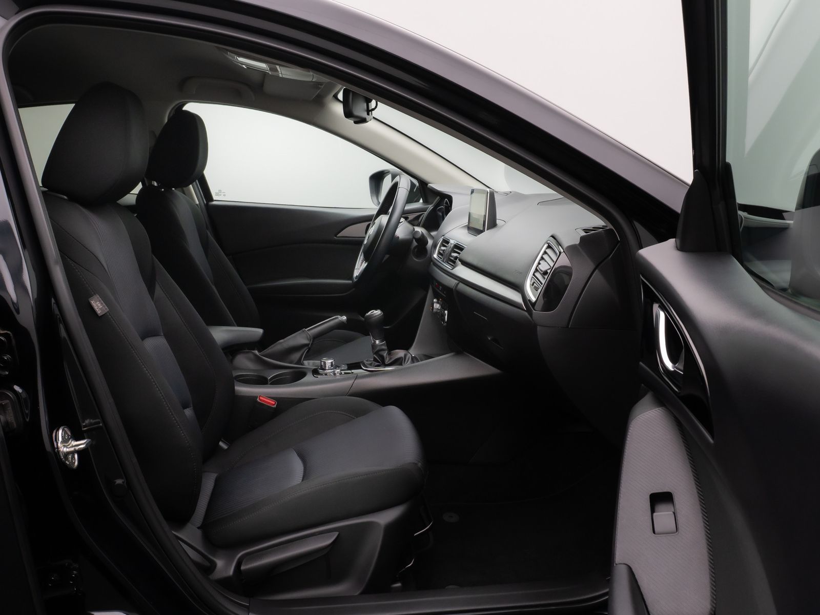 Fahrzeugabbildung Mazda 3 Lim. Sports-Line Kamera Sitzhzg DAB HUD BOSE
